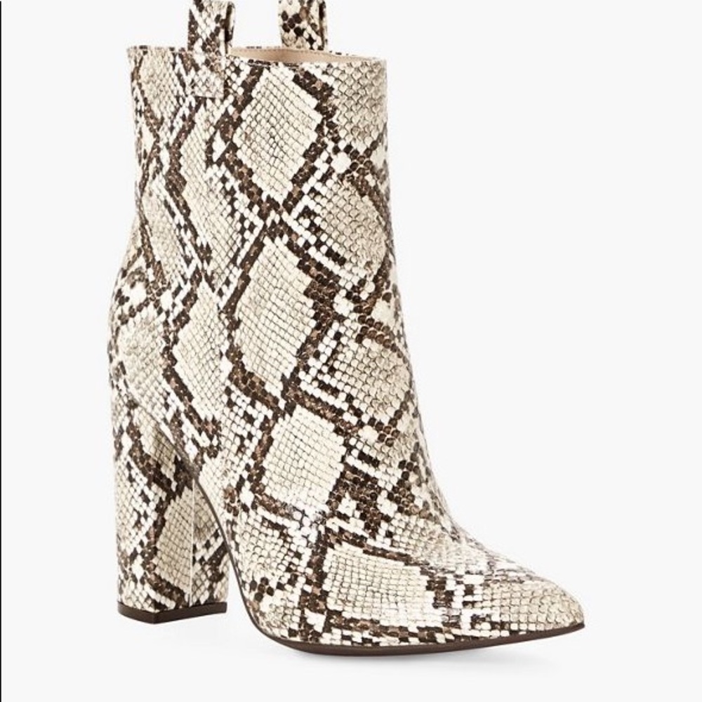 Blocked heeled bootie